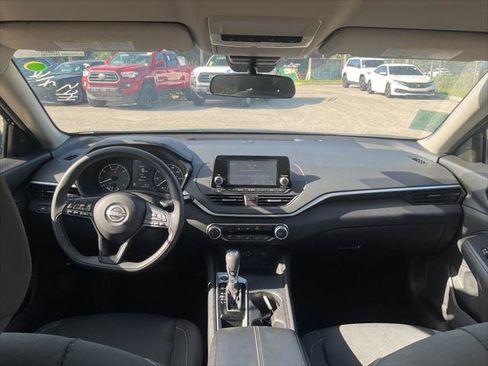 Used 2024 Nissan Altima 2.5 S FWD image 22