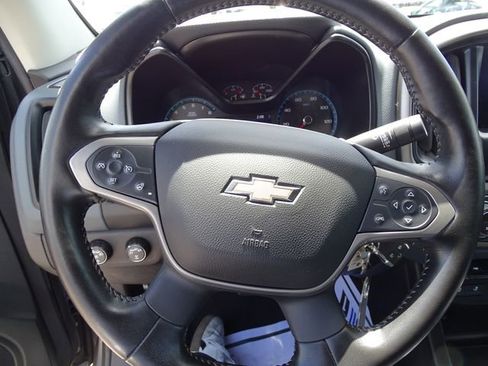 Used 2022 Chevrolet Colorado Z71 AWD/4WD image 15