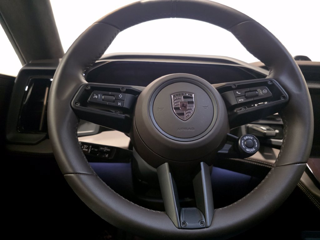 Certified 2026 Porsche Cayenne Turbo AWD/4WD image 23