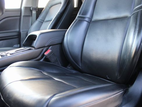 Used 2021 Lincoln Corsair Reserve w/ Equipment Group 201A image 11