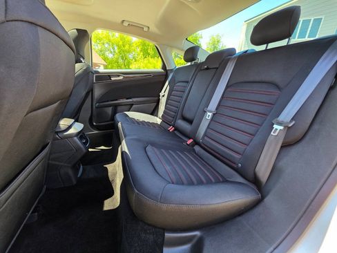 Used 2013 Ford Fusion SE FWD image 18