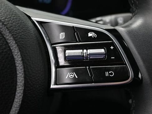 Used 2025 Kia Seltos S FWD image 27