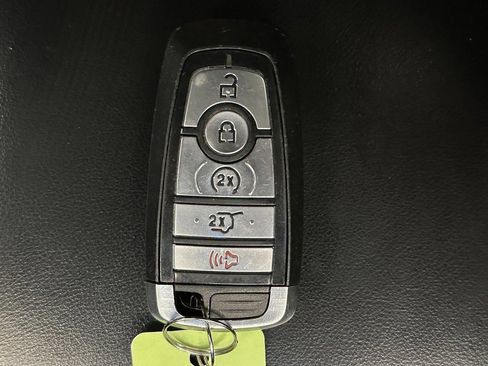 Used 2020 Ford Explorer XLT w/ Equipment Group 202A AWD/4WD image 17