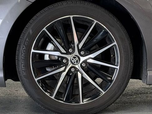 Used 2024 Toyota Camry SE image 9