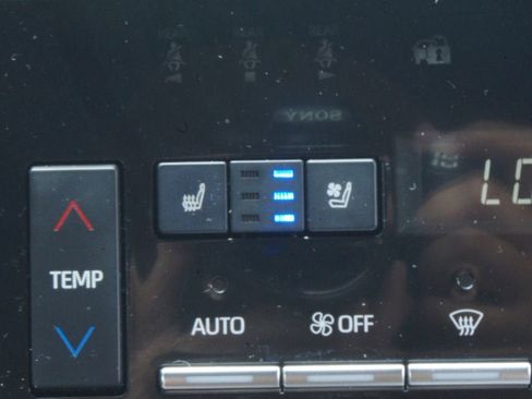 Used 2019 Toyota Avalon FWD image 9