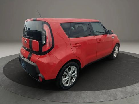 Used 2015 Kia Soul + image 4