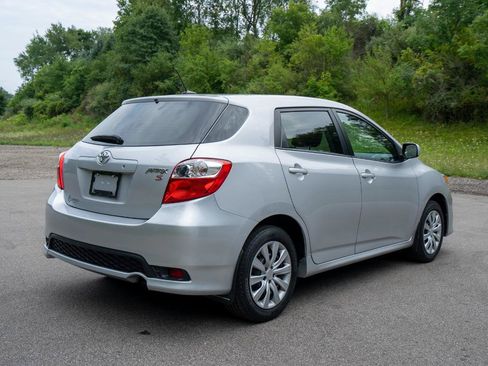 Used 2012 Toyota Matrix L w/ L Sport Pkg FWD image 3