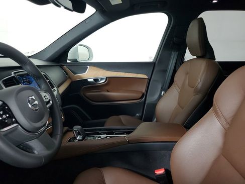 Used 2024 Volvo XC90 T8 Plus image 25