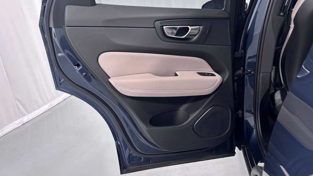Certified 2026 Volvo XC60 B5 Plus AWD/4WD image 23
