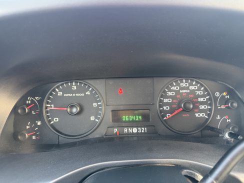 Used 2005 Ford F250 XL RWD image 17