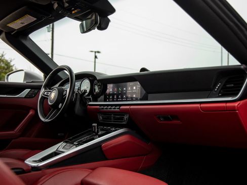 Certified 2022 Porsche 911 Targa 4 image 41
