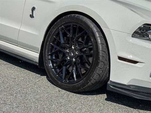 Used 2013 Ford Mustang Shelby GT500 image 31