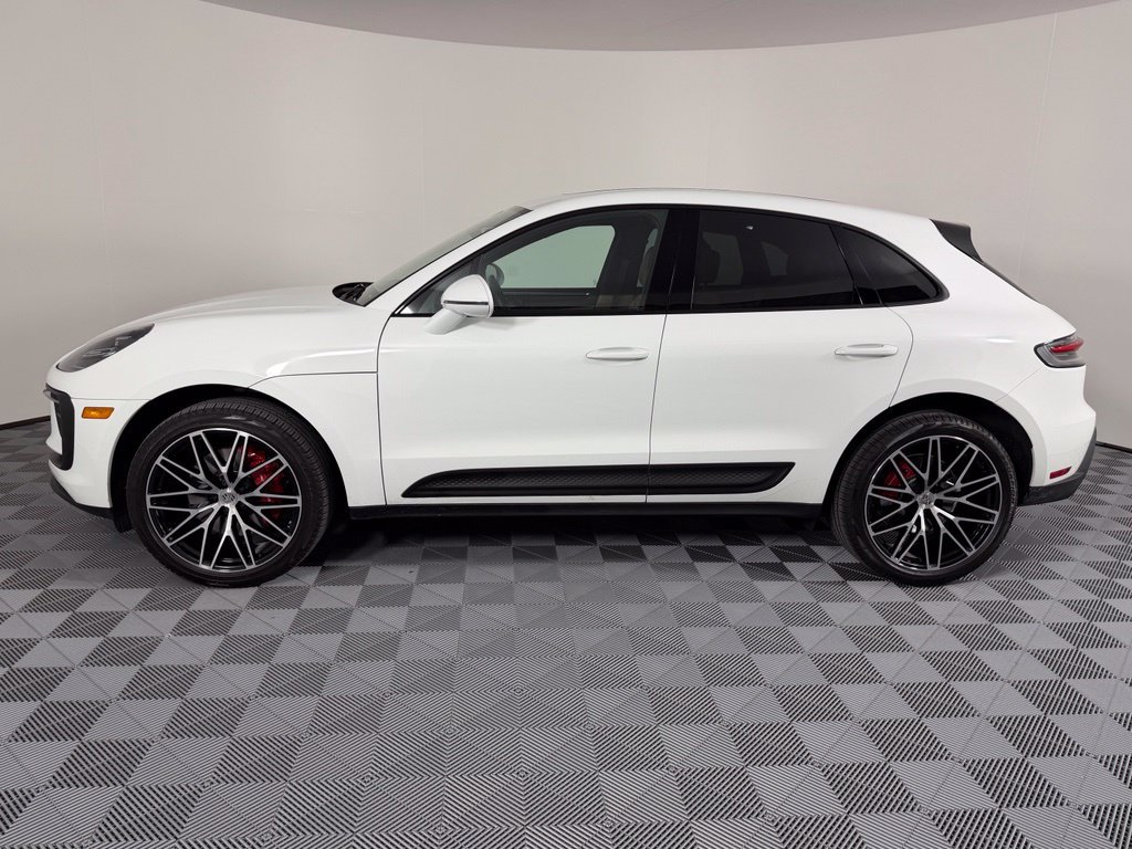 Used 2024 Porsche Macan S AWD/4WD image 2