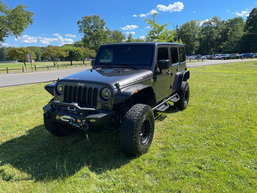 Used 2014 Jeep Wrangler Unlimited Rubicon w/ Connectivity Group AWD/4WD image 3