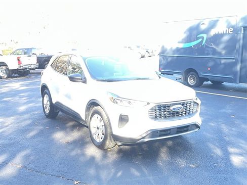 Used 2023 Ford Escape Active image 3