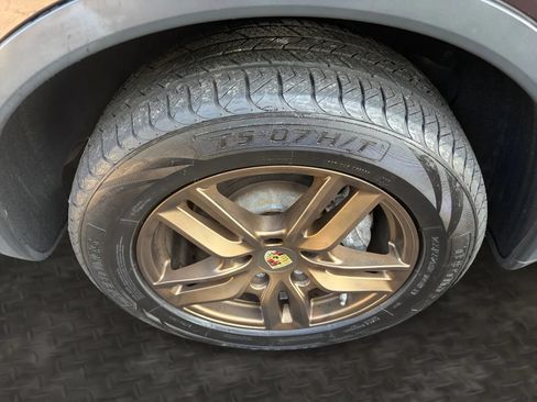 Used 2016 Porsche Cayenne AWD/4WD image 40