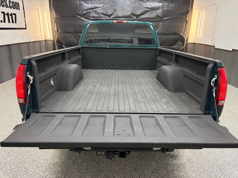 Used 1998 Chevrolet Silverado 2500 2WD Extended Cab w/ Preferred Equipment Group 2 image 16