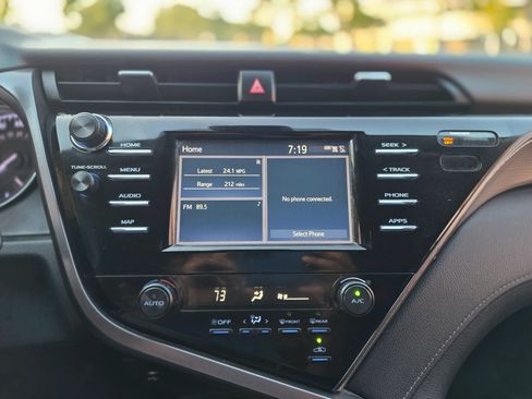 Used 2019 Toyota Camry SE FWD image 20