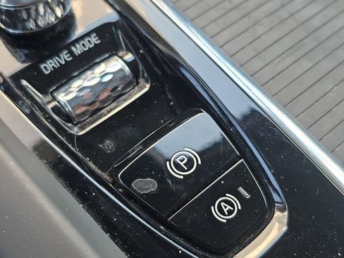 Used 2020 Volvo S60 T5 Momentum image 27