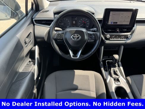 Used 2025 Toyota Corolla Cross LE FWD image 11