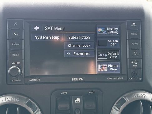 Used 2018 Jeep Wrangler Unlimited Sport image 3