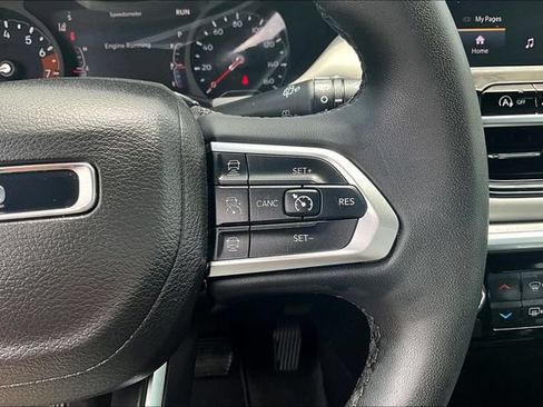 Used 2025 Jeep Compass Limited AWD/4WD image 12