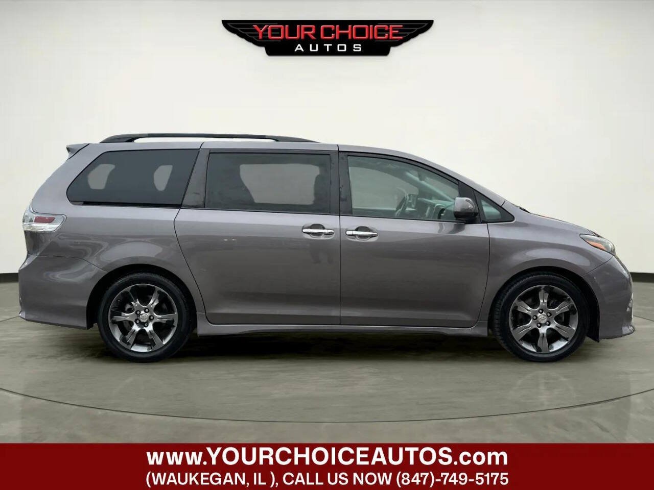 Used 2015 Toyota Sienna SE FWD image 6