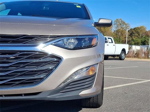 Used 2024 Chevrolet Malibu LT image 9