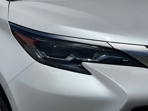 New 2026 Toyota Sienna Platinum AWD/4WD image 31