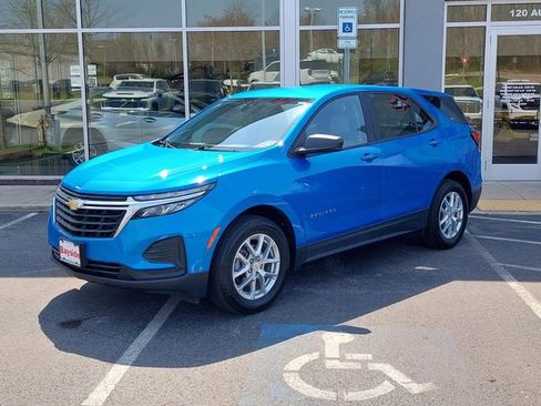 Used 2024 Chevrolet Equinox LS w/ Driver Confidence II Package AWD/4WD image 6