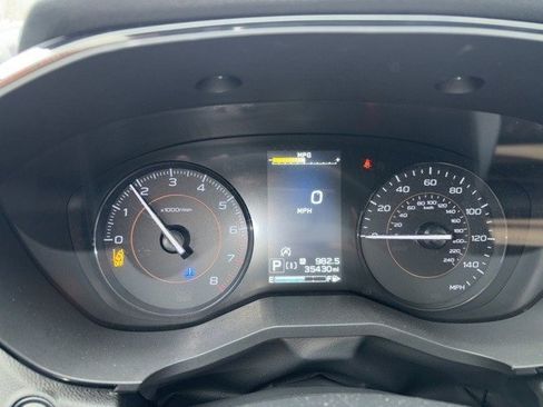 Used 2023 Subaru Crosstrek 2.0i image 3