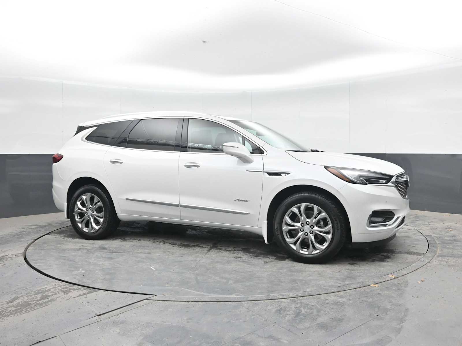 Used 2021 Buick Enclave Avenir w/ Avenir Technology Package AWD/4WD image 8