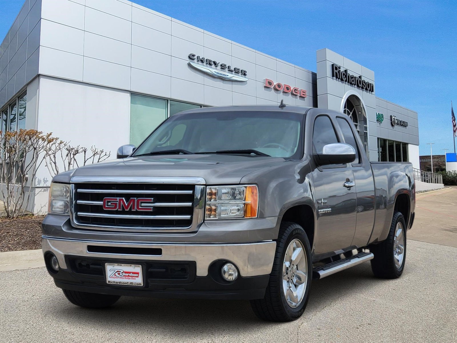 Used 2013 GMC Sierra 1500 SLE RWD image 2