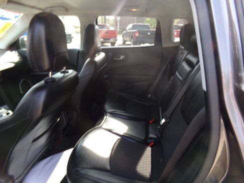 Used 2019 Jeep Compass Latitude AWD/4WD image 16