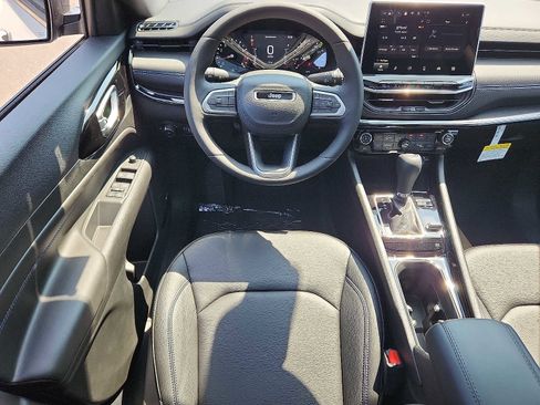 New 2025 Jeep Compass Limited w/ Sun & Sound Group image 8