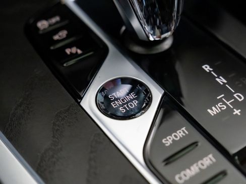 Used 2022 BMW X7 xDrive40i w/ Executive Package image 24