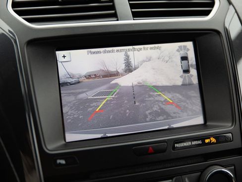 Used 2018 Ford Explorer XLT w/ Equipment Group 202A image 16