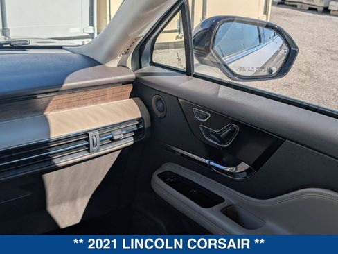 Used 2021 Lincoln Corsair Reserve image 18