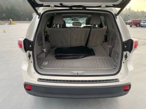 Used 2016 Toyota Highlander XLE image 9