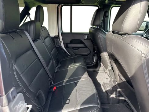 Used 2018 Jeep Wrangler Unlimited Sahara w/ Uconnect 4C Nav & Sound Group AWD/4WD image 30