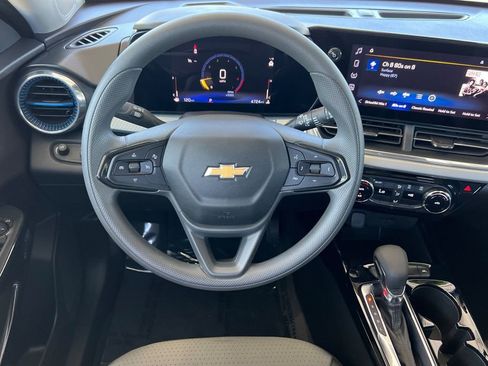 Used 2026 Chevrolet Trax LT FWD image 21