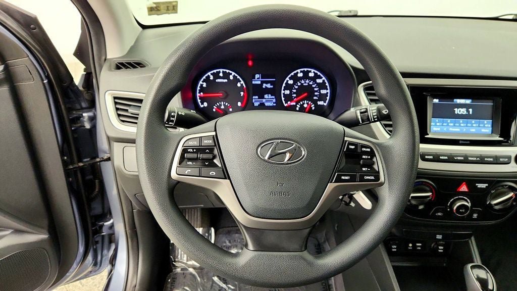 Used 2020 Hyundai Accent SE FWD image 13
