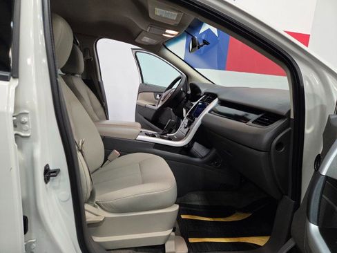 Used 2013 Ford Edge SE FWD image 8