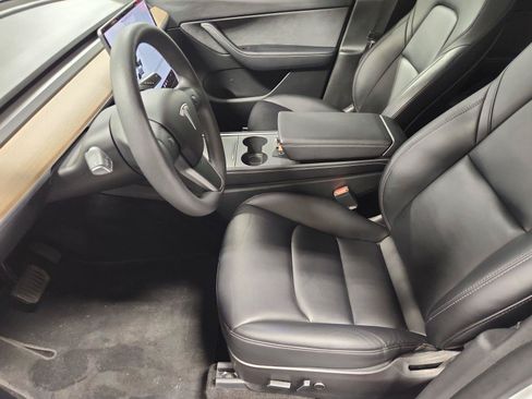 Used 2021 Tesla Model Y Long Range AWD/4WD image 19