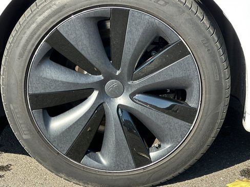 Used 2021 Tesla Model S Plaid image 25