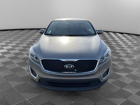 Used 2018 Kia Sorento L image 2
