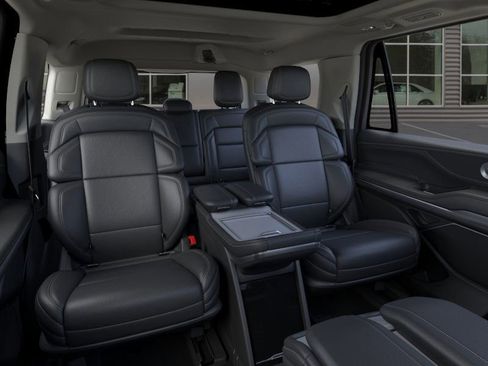 New 2025 Lincoln Navigator Reserve image 14