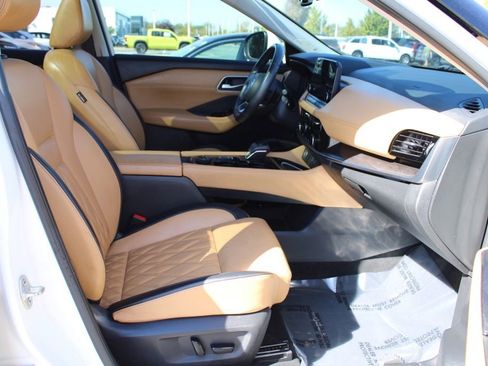 Used 2021 Nissan Rogue Platinum image 21