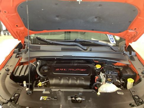 Used 2018 Jeep Compass Trailhawk w/ Cold Weather Group AWD/4WD image 16
