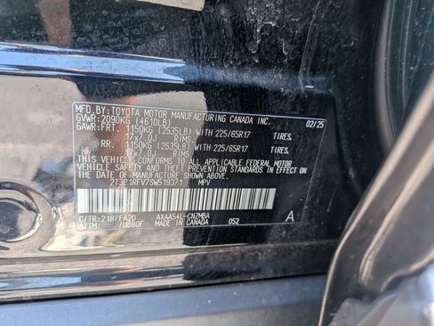Used 2025 Toyota RAV4 XLE AWD/4WD image 34